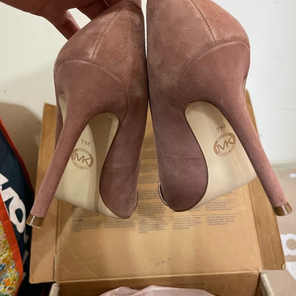 MK heels size 7 EUC - Picture 3 of 7